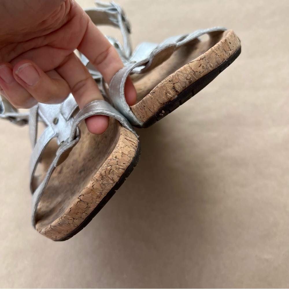 Uggs Silver Sandals Go Around Ankle Leather Size 7 - Picture 5 of 9